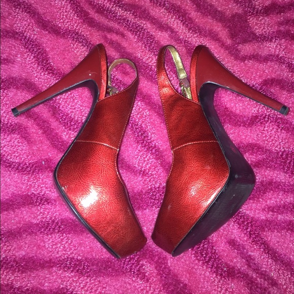 C- Sexy red Carlos Santana sling backs! - Picture 8 of 8